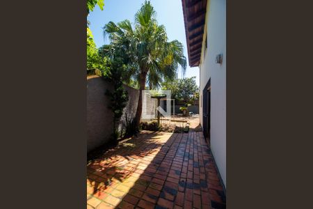 Casa à venda com 259m², 4 quartos e 5 vagasQuintal