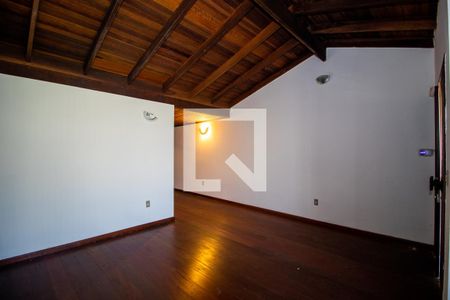 Sala de casa à venda com 4 quartos, 259m² em Ipanema, Porto Alegre