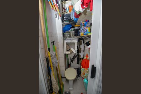 Apartamento à venda com 70m², 2 quartos e sem vagaBanheiro de Serviço