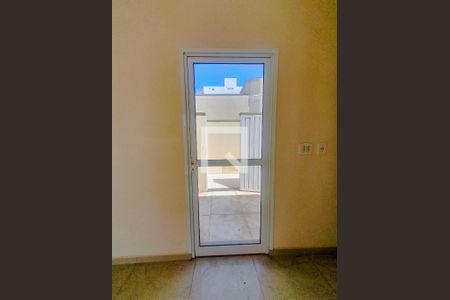 Apartamento à venda com 122m², 2 quartos e 1 vaga Apartamento à venda com 122m², 2 quartos e 1 vagaporta de acesso para o quintal