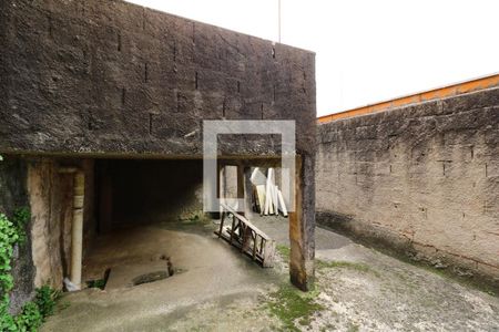 Casa à venda com 148m², 2 quartos e 1 vagaFundos