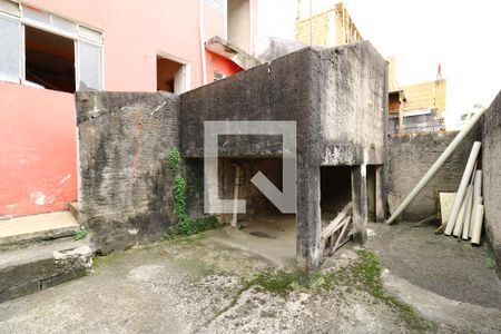 Casa à venda com 148m², 2 quartos e 1 vagaFundos