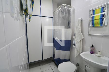 Banheiro Social de apartamento para alugar com 1 quarto, 62m² em Centro, Guarujá