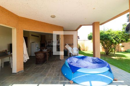 Casa à venda com 313m², 3 quartos e 3 vagas Casa à venda com 313m², 3 quartos e 3 vagasChurrasqueira