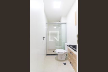 Banheiro de kitnet/studio para alugar com 1 quarto, 38m² em Jardim Prudência, São Paulo