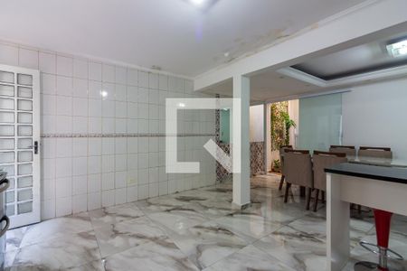 Casa à venda com 180m², 4 quartos e 2 vagasCozinha 