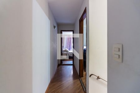 Casa à venda com 180m², 4 quartos e 2 vagasCorredor