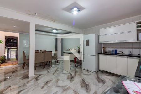 Casa à venda com 180m², 4 quartos e 2 vagasCozinha 