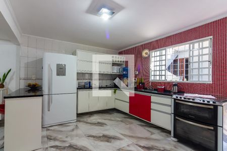 Casa à venda com 180m², 4 quartos e 2 vagasCozinha 