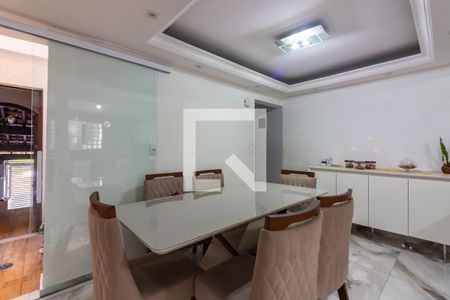 Casa à venda com 180m², 4 quartos e 2 vagasCozinha 