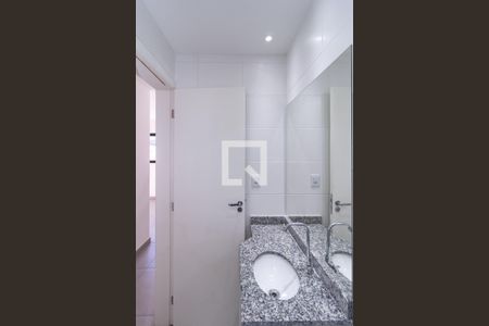 Banheiro de apartamento para alugar com 1 quarto, 30m² em Vila Divina Pastora, São Paulo