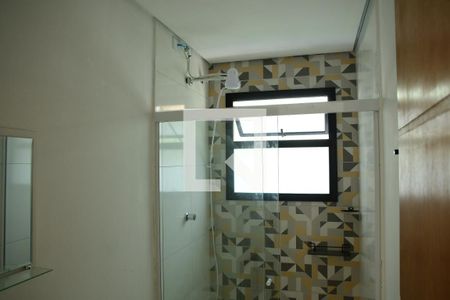 Banheiro de kitnet/studio para alugar com 1 quarto, 32m² em Granja Viana, Cotia