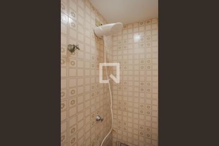 Banheiro de serviço de apartamento à venda com 2 quartos, 74m² em Floresta, Porto Alegre