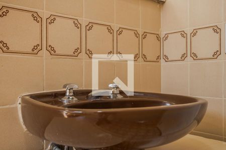 Apartamento à venda com 74m², 2 quartos e sem vaga Apartamento à venda com 74m², 2 quartos e sem vagaBanheiro