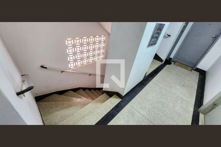 Apartamento para alugar com 62m², 1 quarto e sem vagaEscada
