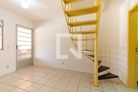 Sala de casa de condomínio para alugar com 2 quartos, 46m² em Rio Branco, Canoas
