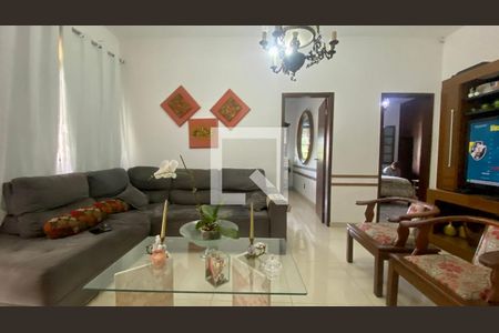 Sala de casa à venda com 3 quartos, 280m² em Barreiro, Belo Horizonte