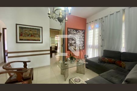 Sala de casa à venda com 3 quartos, 280m² em Barreiro, Belo Horizonte