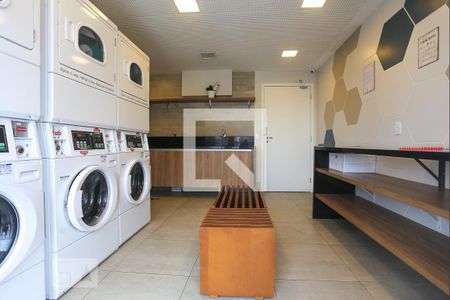 Studio para alugar com 30m², 1 quarto e 1 vaga Studio para alugar com 30m², 1 quarto e 1 vagaÁrea comum - Lavanderia