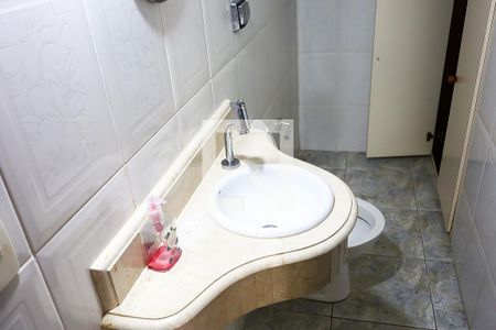 Lavabo de casa para alugar com 3 quartos, 200m² em Vila Progredior, São Paulo