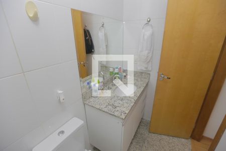 Banheiro da Suíte de apartamento à venda com 3 quartos, 160m² em Eldorado, Contagem