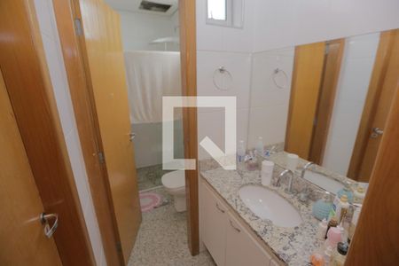 banheiro do quarto 2 e 3 de apartamento à venda com 3 quartos, 160m² em Eldorado, Contagem