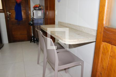 Casa à venda com 178m², 3 quartos e 2 vagasCozinha