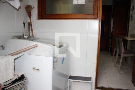 Casa à venda com 178m², 3 quartos e 2 vagasQuintal e Área de Serviço