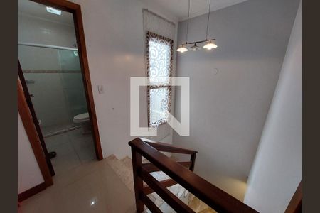 Casa à venda com 178m², 3 quartos e 2 vagasEscada