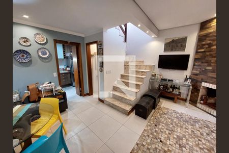 Sala de casa à venda com 3 quartos, 178m² em Tristeza, Porto Alegre