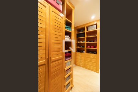 Apartamento à venda com 478m², 3 quartos e 3 vagas Apartamento à venda com 478m², 3 quartos e 3 vagasCloset da Suíte Master Senhor