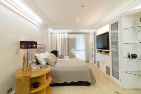 Apartamento à venda com 478m², 3 quartos e 3 vagas Apartamento à venda com 478m², 3 quartos e 3 vagasSuíte Master