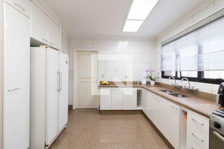 Apartamento à venda com 478m², 3 quartos e 3 vagas Apartamento à venda com 478m², 3 quartos e 3 vagasCozinha
