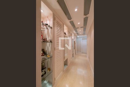 Apartamento à venda com 478m², 3 quartos e 3 vagas Apartamento à venda com 478m², 3 quartos e 3 vagasCorredor