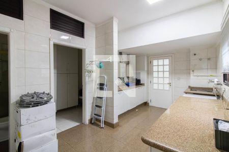 Apartamento à venda com 478m², 3 quartos e 3 vagas Apartamento à venda com 478m², 3 quartos e 3 vagasÁrea de Serviço