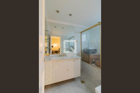 Apartamento à venda com 478m², 3 quartos e 3 vagas Apartamento à venda com 478m², 3 quartos e 3 vagasBanheiro da Suíte 3