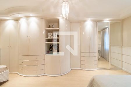 Apartamento à venda com 478m², 3 quartos e 3 vagas Apartamento à venda com 478m², 3 quartos e 3 vagasSuíte 2