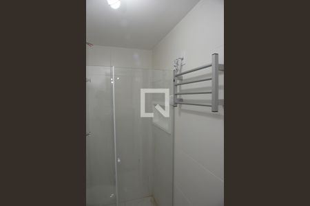 Banheiro de apartamento à venda com 1 quarto, 34m² em Jardim Taquaral, São Paulo