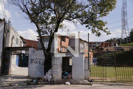 Fachada de casa à venda com 1 quarto, 55m² em Jardim Mangalot, São Paulo