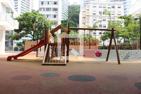 Apartamento à venda com 99m², 3 quartos e 2 vagasÁrea comum - Playground