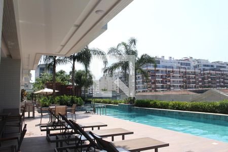 Apartamento à venda com 99m², 3 quartos e 2 vagasÁrea comum - Piscina