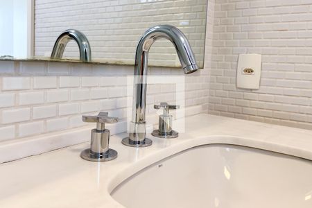 Apartamento para alugar com 75m², 1 quarto e 2 vagas Apartamento para alugar com 75m², 1 quarto e 2 vagasBanheiro da Suíte