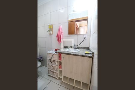 Casa de condomínio à venda com 276m², 3 quartos e 3 vagasLavabo