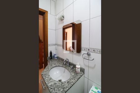 Casa de condomínio à venda com 276m², 3 quartos e 3 vagasBanheiro 2