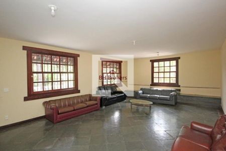 Casa à venda com 7 quartos, 1000m² em Braúnas, Belo Horizonte