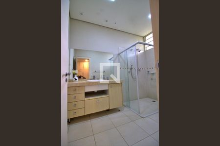 Casa para alugar com 370m², 3 quartos e 3 vagasBanheiro da Suíte 1