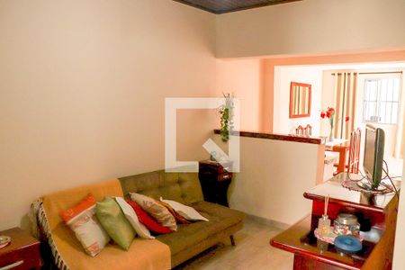 Sala de TV de casa à venda com 4 quartos, 160m² em Vila Dinorah, São Paulo