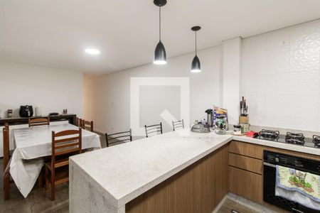 Casa à venda com 205m², 5 quartos e 2 vagas