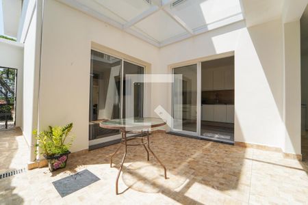 Casa à venda com 193m², 3 quartos e 3 vagasQuintal