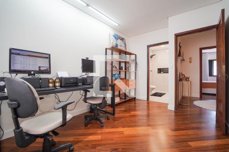 Casa à venda com 193m², 3 quartos e 3 vagasSuíte 2